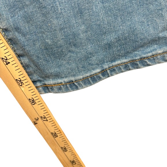 Levi Strauss & Co Boyfriend Jeans Women's Size 33‎ Distressed Light Wash Denim - Picture 4 of 10